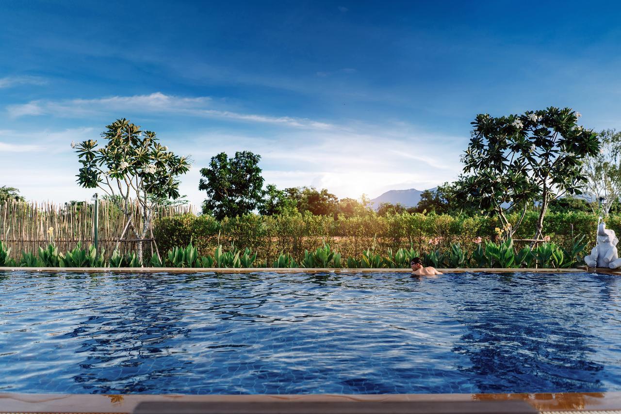 Sawasdee Sukhothai Resort Exterior photo